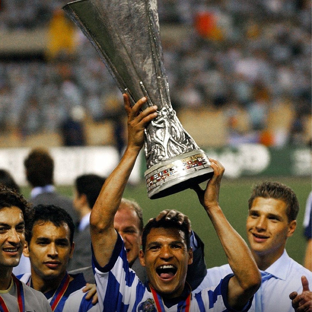 CasaFootballPod's tweet photo. Et pourtant, l’histoire du Ninja ne faisait que commencer : Europa League 2003 et Champions League 2004 avec le @FCPorto notamment
#CasaFootballPodcast #Derlei #Ninja #FCPorto #Futebol https://t.co/nuePZZzcR0