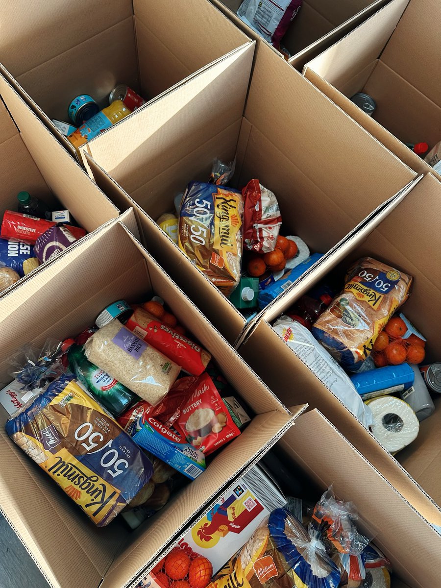Tranmere_Trust's tweet image. We’ll soon be packing another round of Trust food parcels to support fans and the local community 💙

Can you help pack or deliver this weekend? Sign up👇🏻
shorturl.at/8DArf

Need emergency food support for yourself or someone else? 👇🏻
shorturl.at/dEB9D

#TRFC #SWA