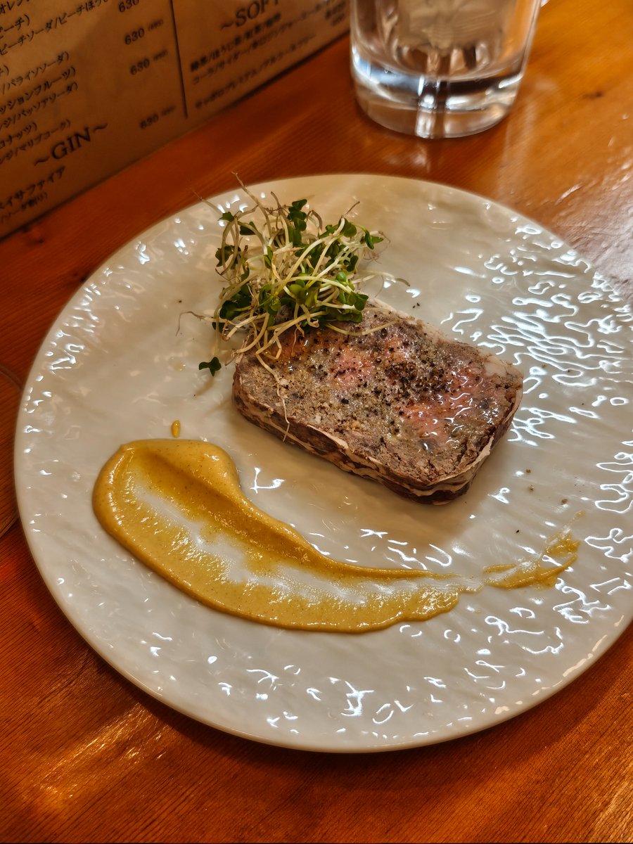 kaki8321's tweet photo. ※時差投稿になります🙇🏻
お洒落な酒場で美味しい料理とワインを頂いてきました😋
全ての料理が美味しかった!前菜から締めのリゾットまで全てが絶品でした🤤
ワインの種類も豊富でとても良いお店でした!絶対また再訪したいです😍
#神奈川グルメ
#川崎市
#Baters
#バタース
#フレンチ
#ビストロ https://t.co/BC1dtiNgr6