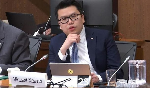 hollyanndoan's tweet image. Opposition challenges @CitImmCanada to account for policies that cost Canadians’ jobs.
Dep’t execs will not acknowledge 2023 policy of permitting 1,040,985 foreign students unlimited access to #labour market that saw employers hire fewer Canadians.
blacklocks.ca/challenge-over…