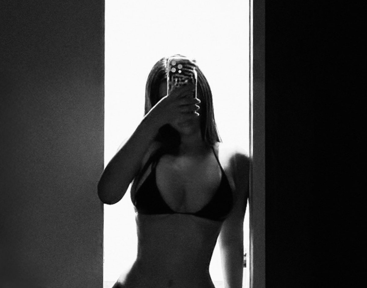 sluttyprincess tweet media