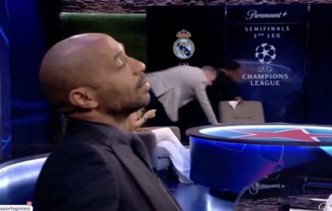 Twilight tweet media