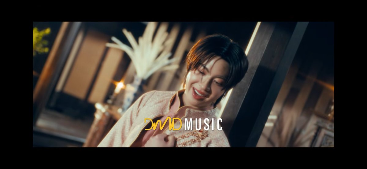 ที่ได้ภพเธอ เหมือนได้พบเจอรักที่ฉันเฝ้าคนึงนึกถึงก็เพียงแค่เธอ เพราะว่าโชคชะตาที่ขีดมาไม่ใช่เรื่องบังเอิญ ขอบคุณที่ทำให้รักฉันมีความหมาย
FIRSTONE OST LUAT
#เพลงภพเธอByFirstOne