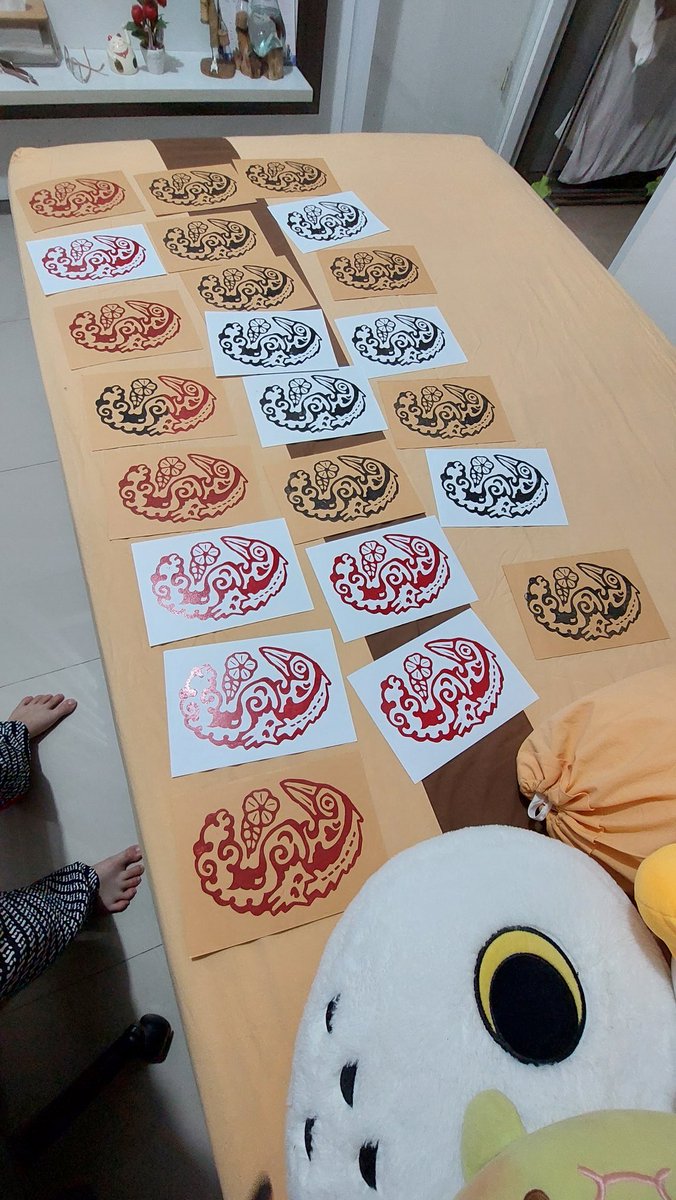 meowmousse's tweet image. Day 1 mencoba linograph 💕
#DIYCrafts #linograph