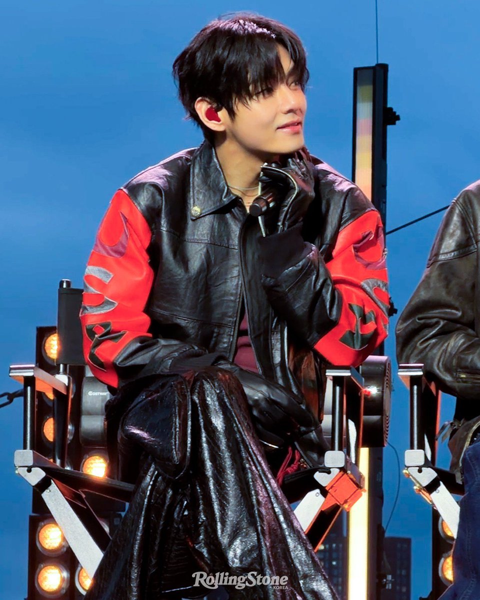 BTS Updates, News & Charts ⁷ tweet media