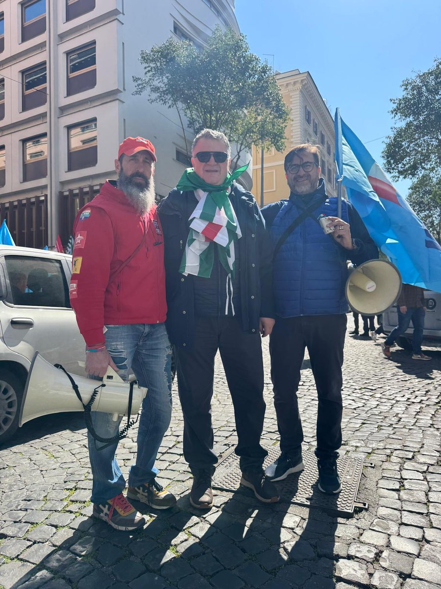 cisl_fplazio's tweet photo. #SanitàPrivata e #Rsa, alcune immagini del #presidio #CgilCislUil di oggi sotto la sede di #Aiop #Lazio: #ContrattoSubito!

#ilmiolavorovale https://t.co/YnsBT7CGrQ