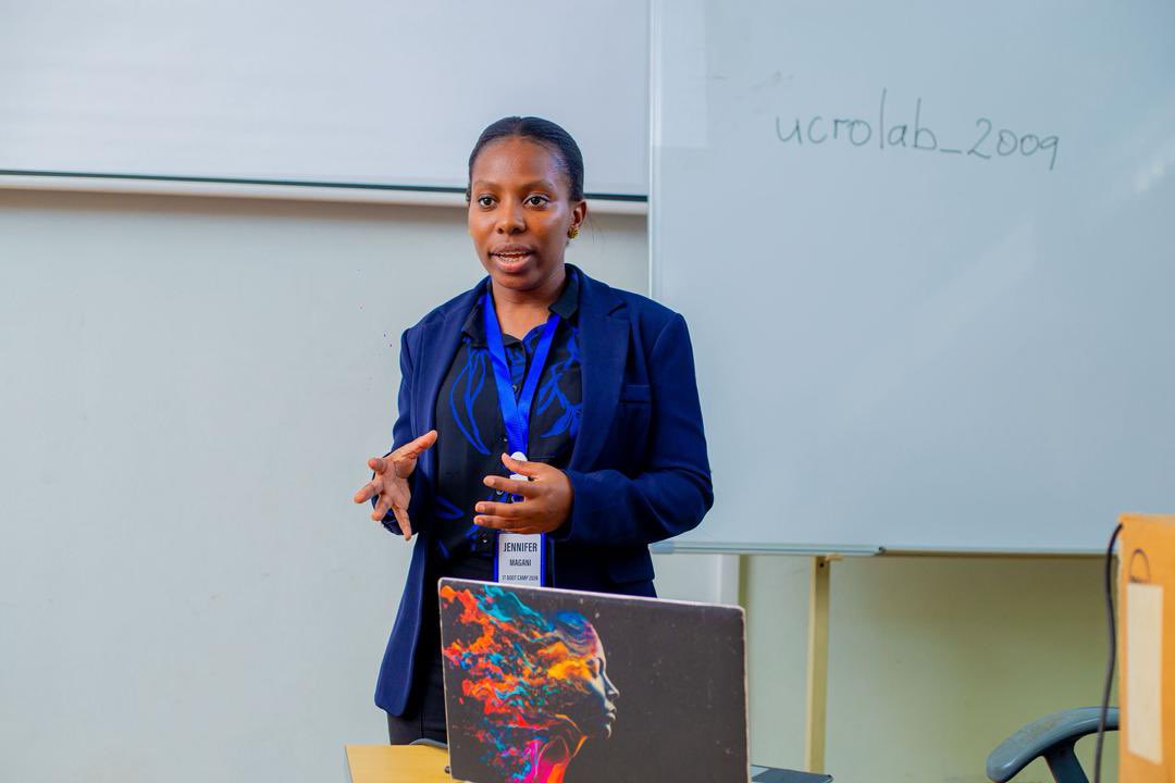 IshengomaIrene's tweet photo. “Kwenye soko la ajira ushindani ni mkubwa sana, maandalizi sahihi ni muhimu sana na hapa kwenye hii TGEE IT bootcamp @HelptoHelpea watahakikisha mmepata mafunzo sahihi yatakayowawezesha kuwa na ujuzi sahihi maishani” ~ muwakilishi SIDA @SwedeninTZ 
 #Nashindwaje https://t.co/eiXmMAyq8R