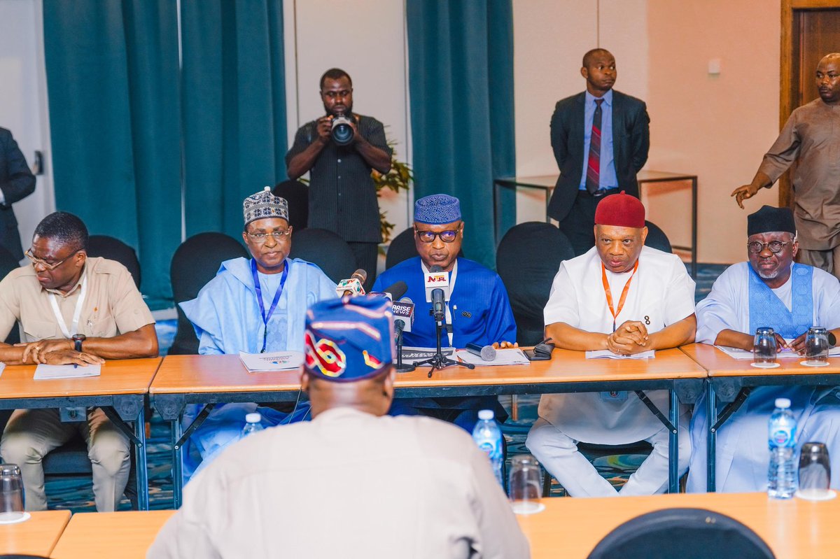 APC New Media tweet media