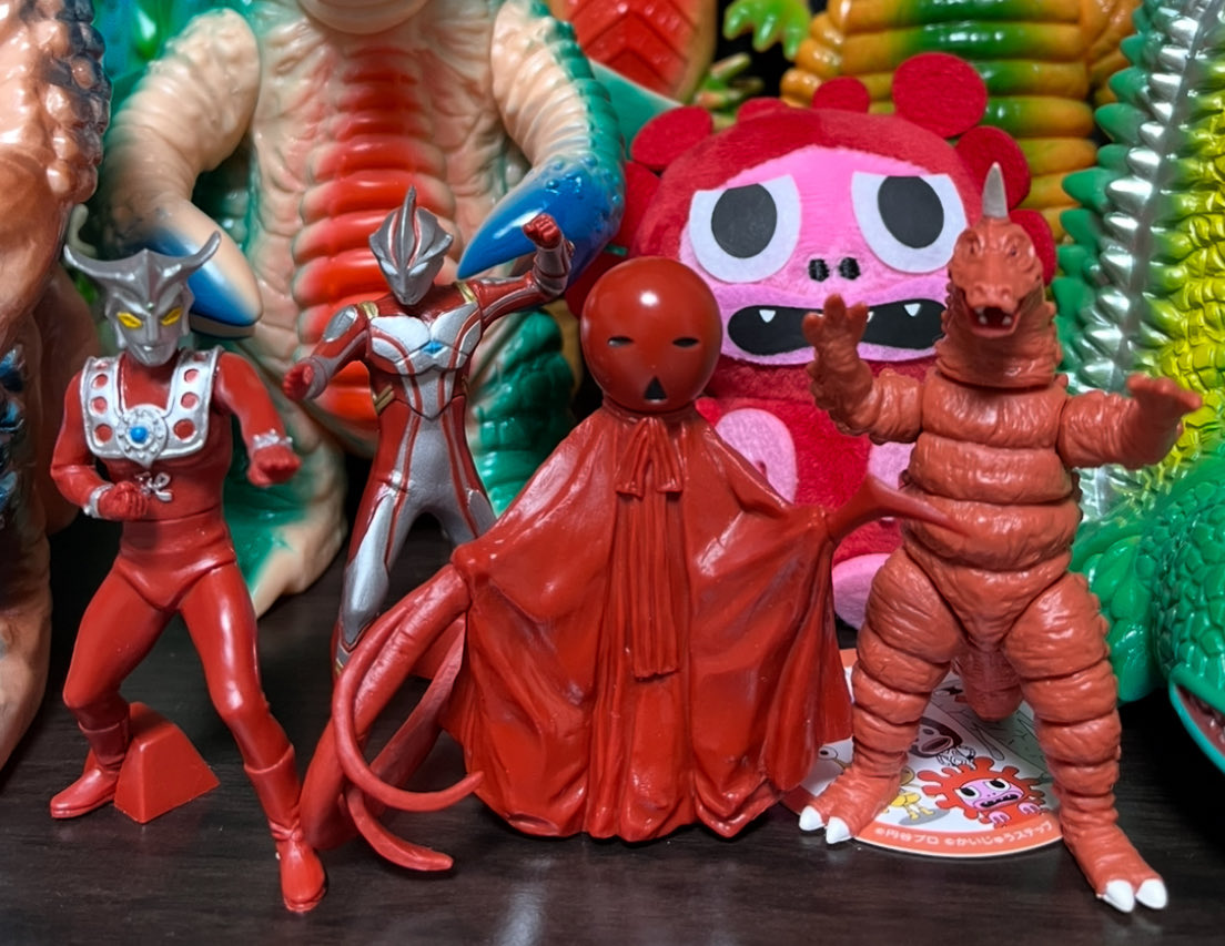 HGウルトラマン「コノミの宝物編」を回した。今回もダブり無しで揃った