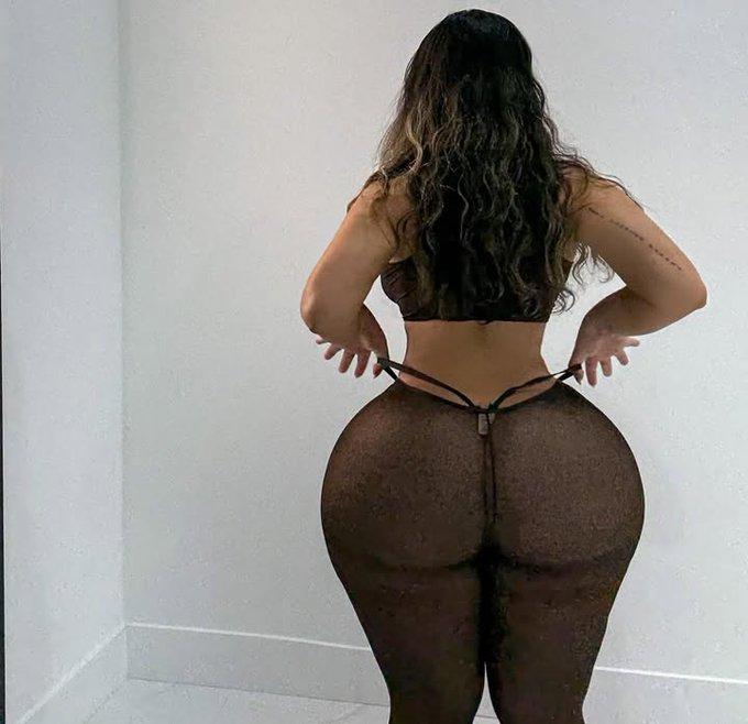 WhiteScarl7966's tweet photo. Hey Siri … con my baby   
@fashionnova
 
-Struttin Her Stuff Mesh 3 Piece Bustier Set - Chocolate https://t.co/2WmFRgaXK9