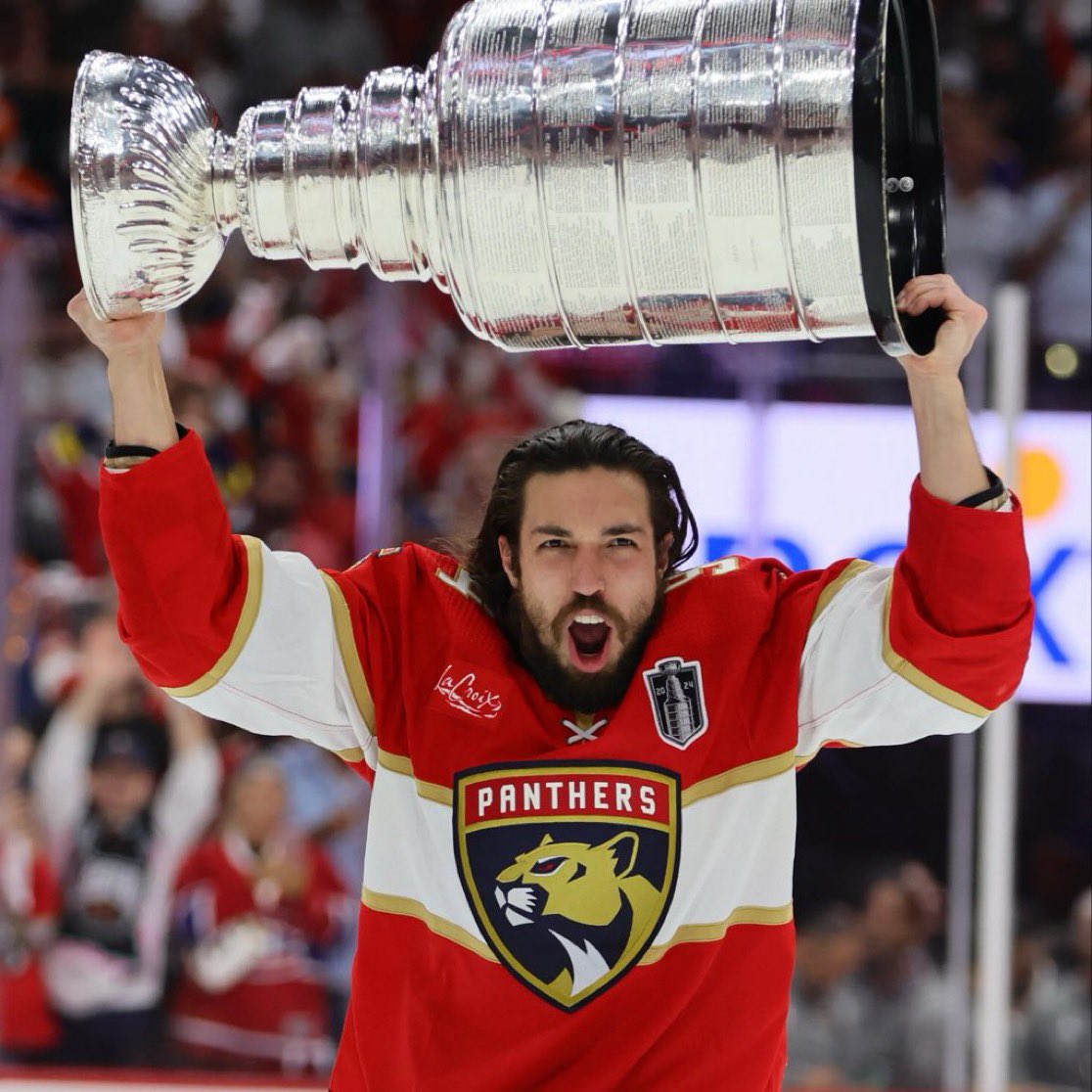 JSMProno's tweet photo. MONTANTE TIME 👑 | Hockey🇫🇮🏒

100€ 👉🏼 1000€ 🎯  

PALIER 1💥 

CONFIANCE REPÉRÉE🚀

1️⃣ 100€ ➡️ ?🤑

50❤️ &amp; 15♻️ EXPRESS pour le bet

#TeamParieur https://t.co/hC2iF8X49c