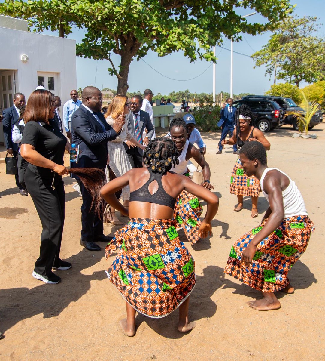 AgbetiDjery's tweet image. 🇹🇬 Le vrai progrès naît de l’écoute du passé et de ses racines, comme le montre la visite du CWEIC à Aného, où l’histoire dialogue avec l’avenir.

#Aneho #Togo #HistoireEtAvenir #CWEIC