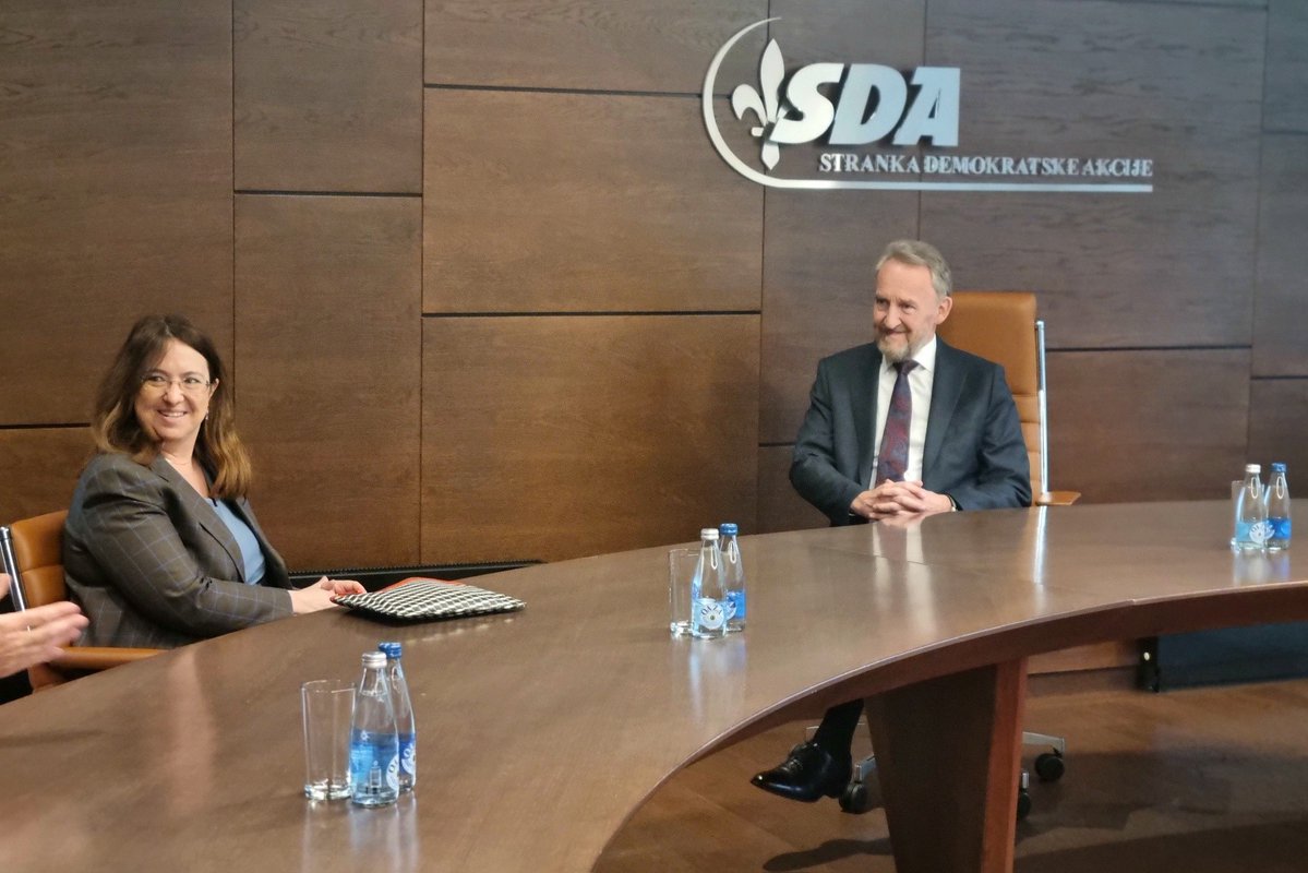 Italy in Bosnia and Herzegovina tweet media