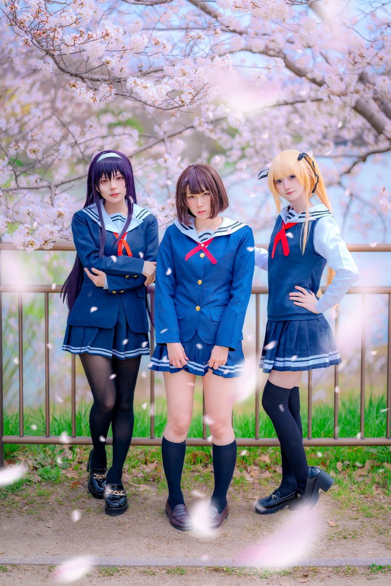桜吹雪の透過素材のデータ頒布を準備中～🌸
遠近3パターンの素材にそれぞれぼかしの強さを変えて配置するだけ……!!
👇使用例👇
