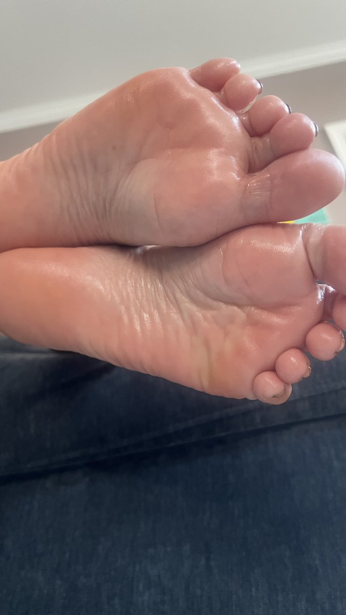 Effie White • 𝘪𝘤𝘦𝘣𝘪𝘳𝘥 𝘴𝘭𝘪𝘮 • tweet media