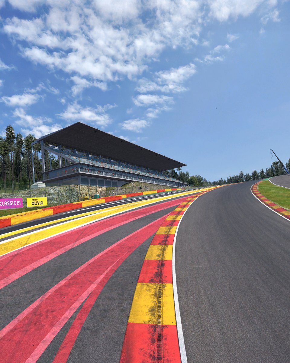 RaceRoom tweet media