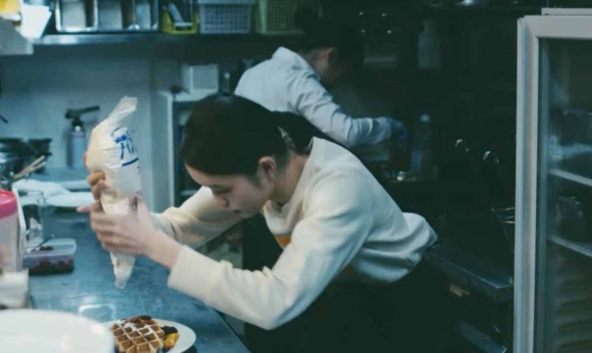 たくさん悔し泣きして、ぐっと堪える場面が多かったこの数カ月。
何度、ベイビーわるきゅーれを脳内再生して、「マンゴーここ！！」と自分に言い聞かせたか。

「責任」みたいな言葉と一緒に、ちゃんと社会人してた1年でした。
来年度も、ぼちぼちやっていきます。
#ベビわる