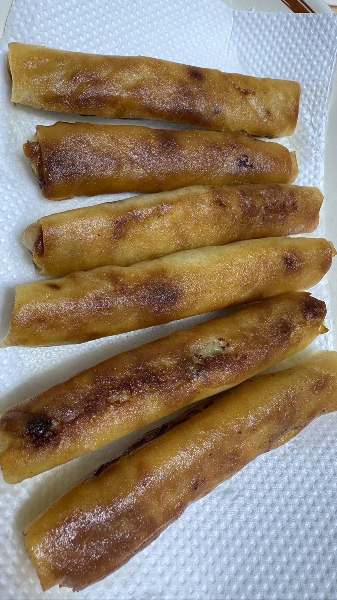 これはフィリピンの春巻き
Lumpiang Shanghai😋🇵🇭❤️