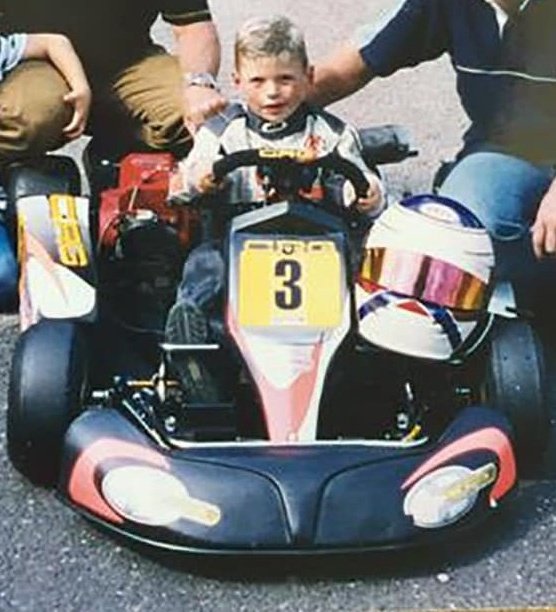 yoshii | ヨシ tweet media