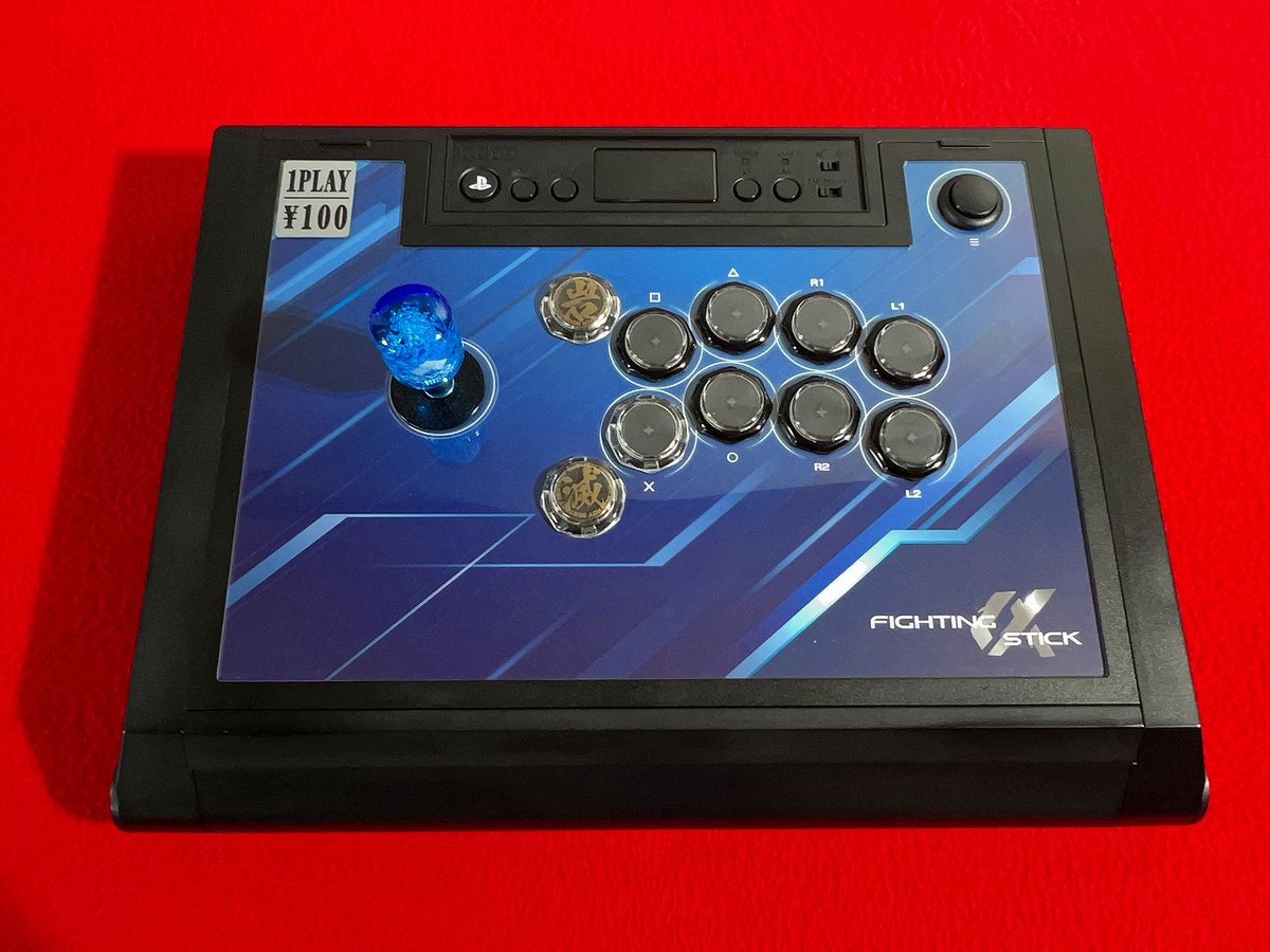 ファイティングスティックα LR3ボタン増設カスタムになります。ご依頼