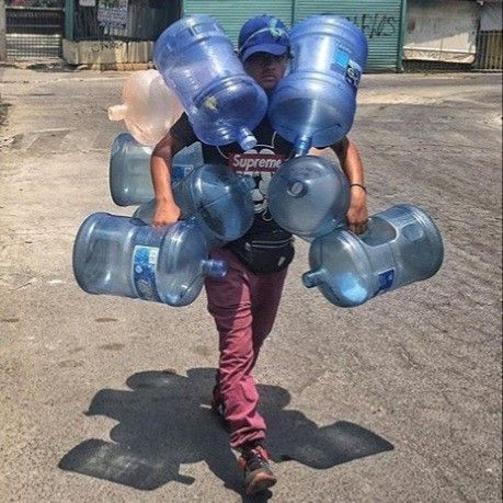 ORTA DOĞU İÇİN SU KIRİZİ KAPIDA❗️

ABD VE İSRAİL TEHDİTLERİNDEN SONRA

iRAN'DAN SERT AÇIKLAMA GELDİ:
'TÜM ÜLKELERDEKİ SU ARTIMA TESİSLERİNİ VURURUZ'🚀

%80 İÇME SUYUNU DENİZDEN ELDE EDEN ÜLKELER İÇİN BÜYÜK KIRİZ KAPIDA.

#PINSU ALINIR

#salı  #altın #Israël #IranWar‌ 
 #SONDAKİKA