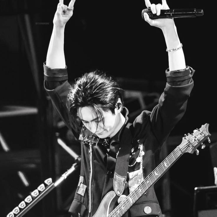 ​⚡︎ 𝗇𝖺𝗓𝗎 ⌁ 🎸 ⛓️ tweet media