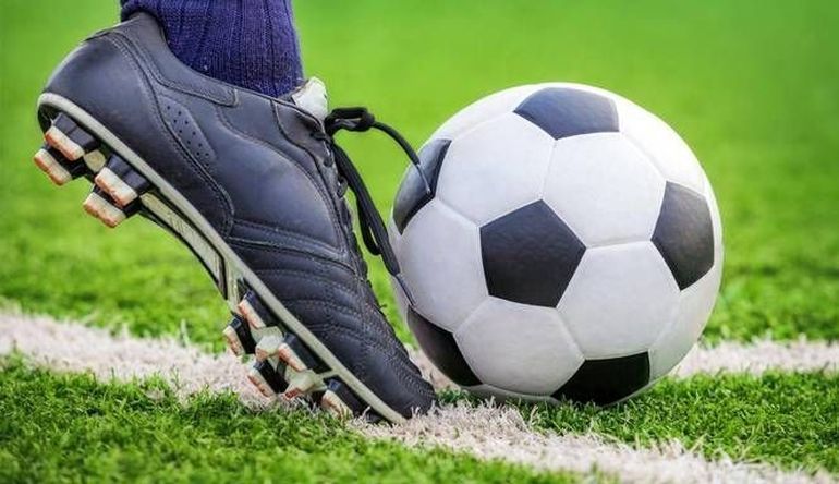 Voetbal in Aalsmeer tweet media