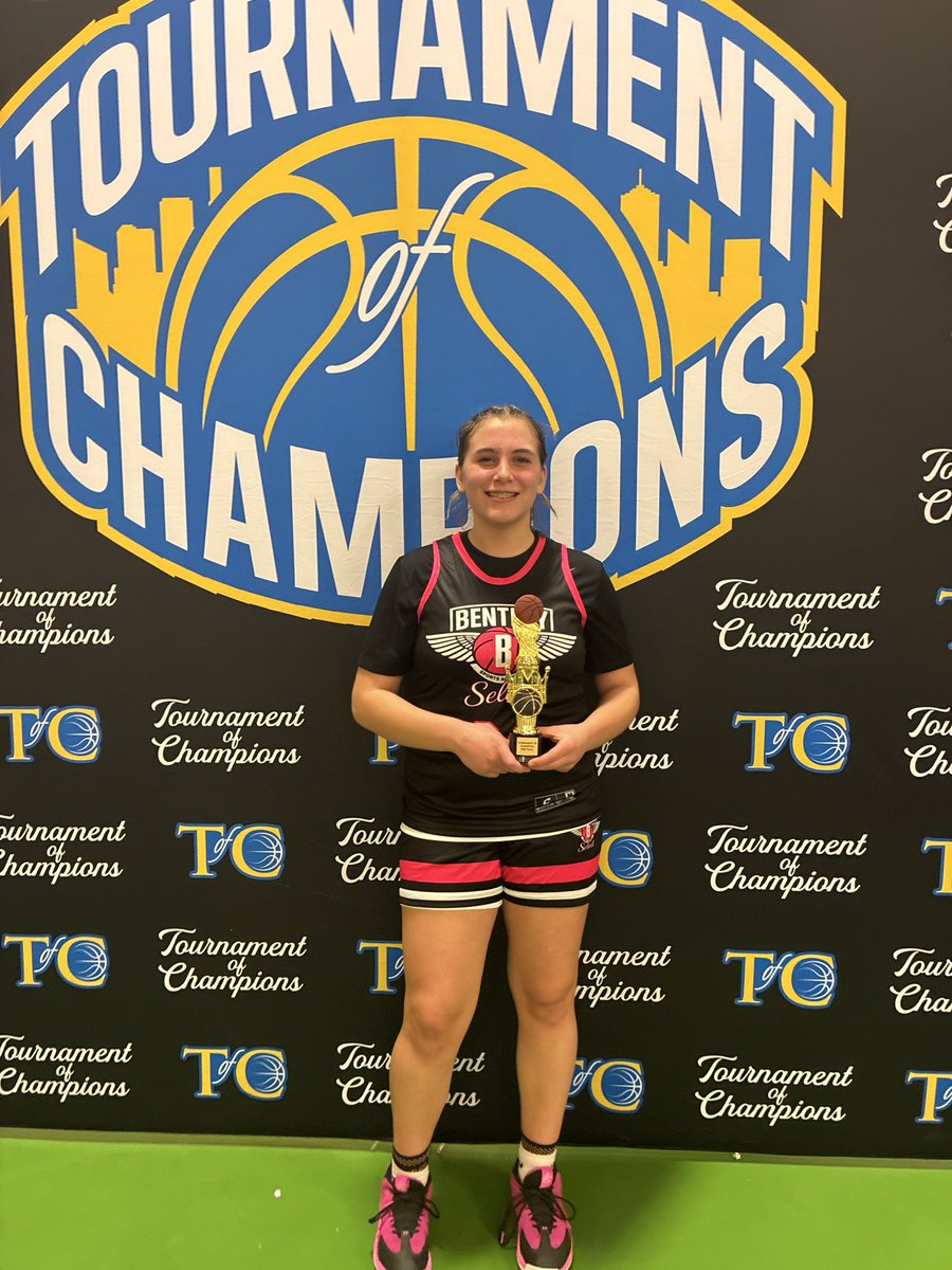 Addison Moore tweet media