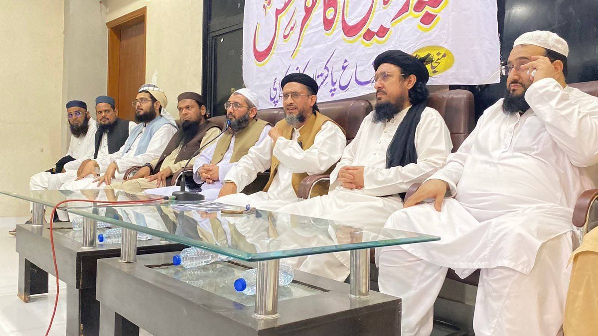 انہی کی گودوں سے تکفیریت پروان چڑھتی ہے انہی کی صفوں میں ریاست پاکستان جنھیں فتنہ الخوارج کہتی ہے ملیں گے۔