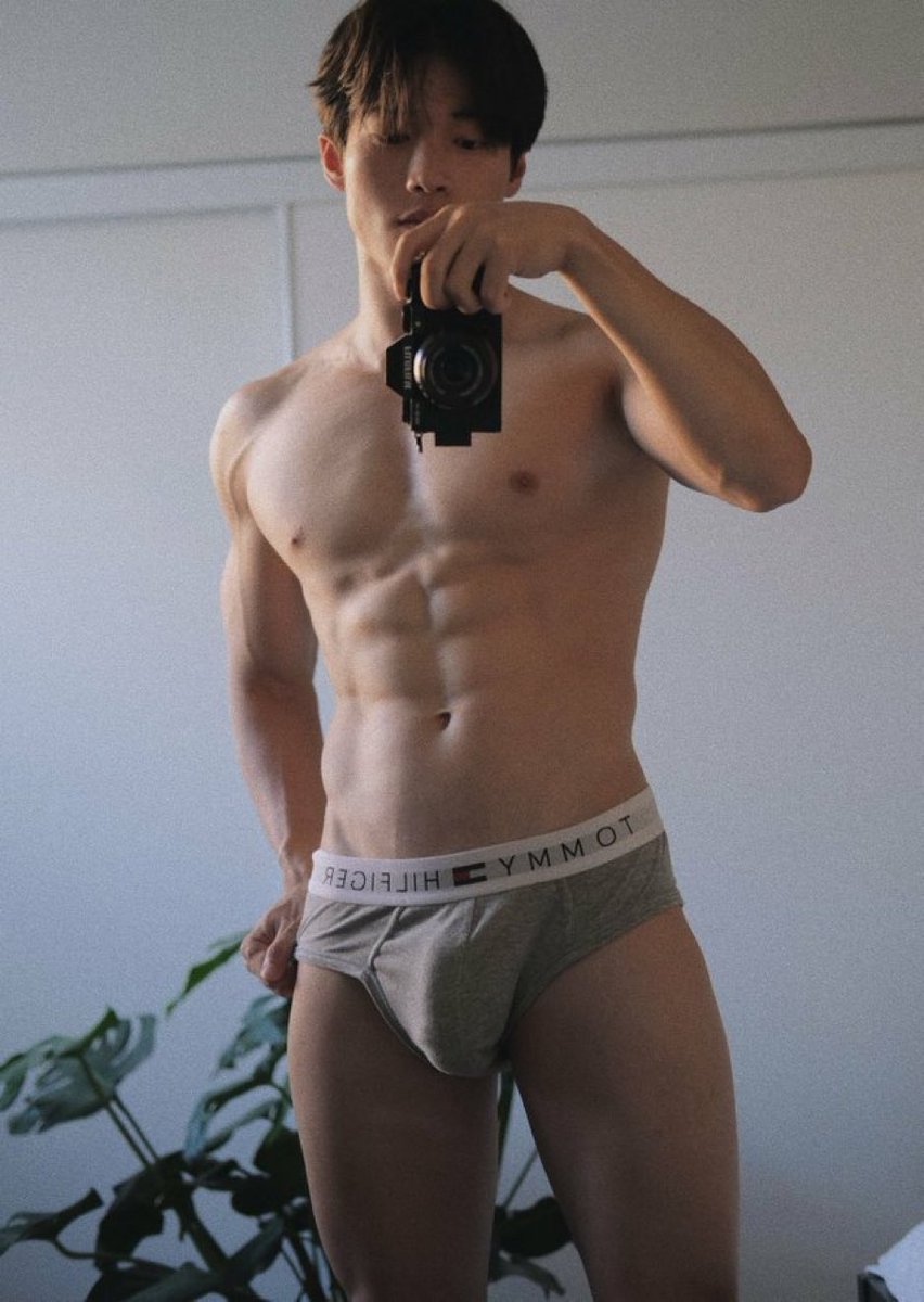 Hawkmoth tweet media