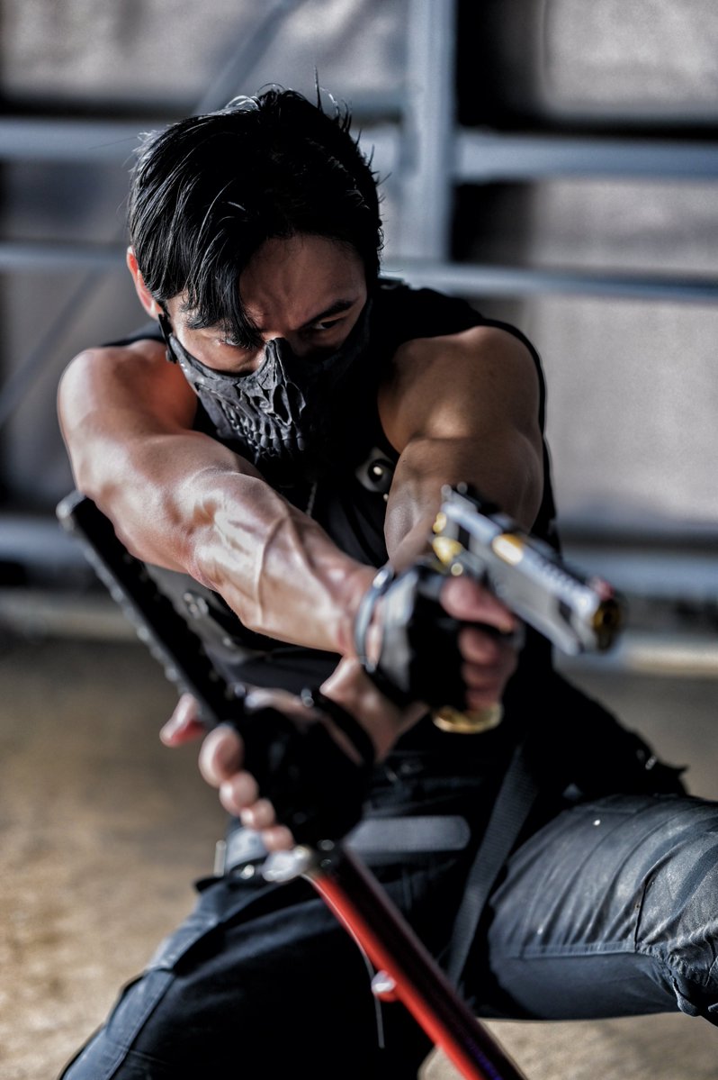 サーバル様/筋肉資料集販売中💪 tweet media