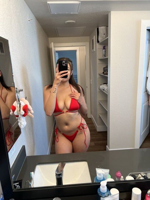 GODDESS BRIELLE SUB SCHOOL AND HORMONE THERAPY tweet media