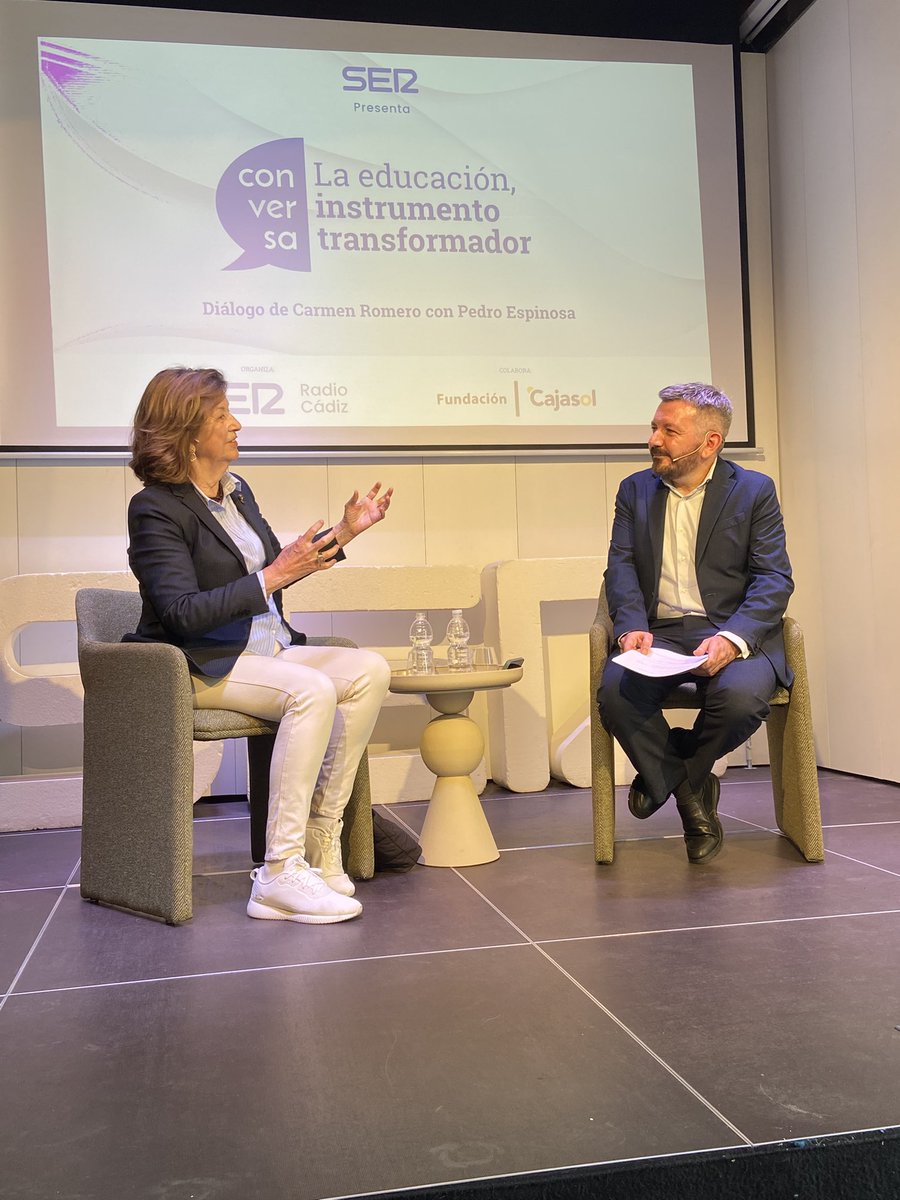RadioCadiz's tweet photo. Arranca el Diálogo entre Carmen Romero y @pedrofespinosa en @Cajasol Cádiz sobre el
poder transformador de la educación con motivo del 50 aniversario del Congreso de FETE-UGT en Cádiz @UGT_Andalucia @UGTCadiz https://t.co/pBEoA8llkV