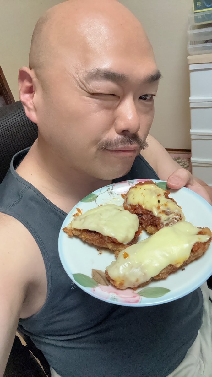 安田大サーカス クロちゃん tweet media