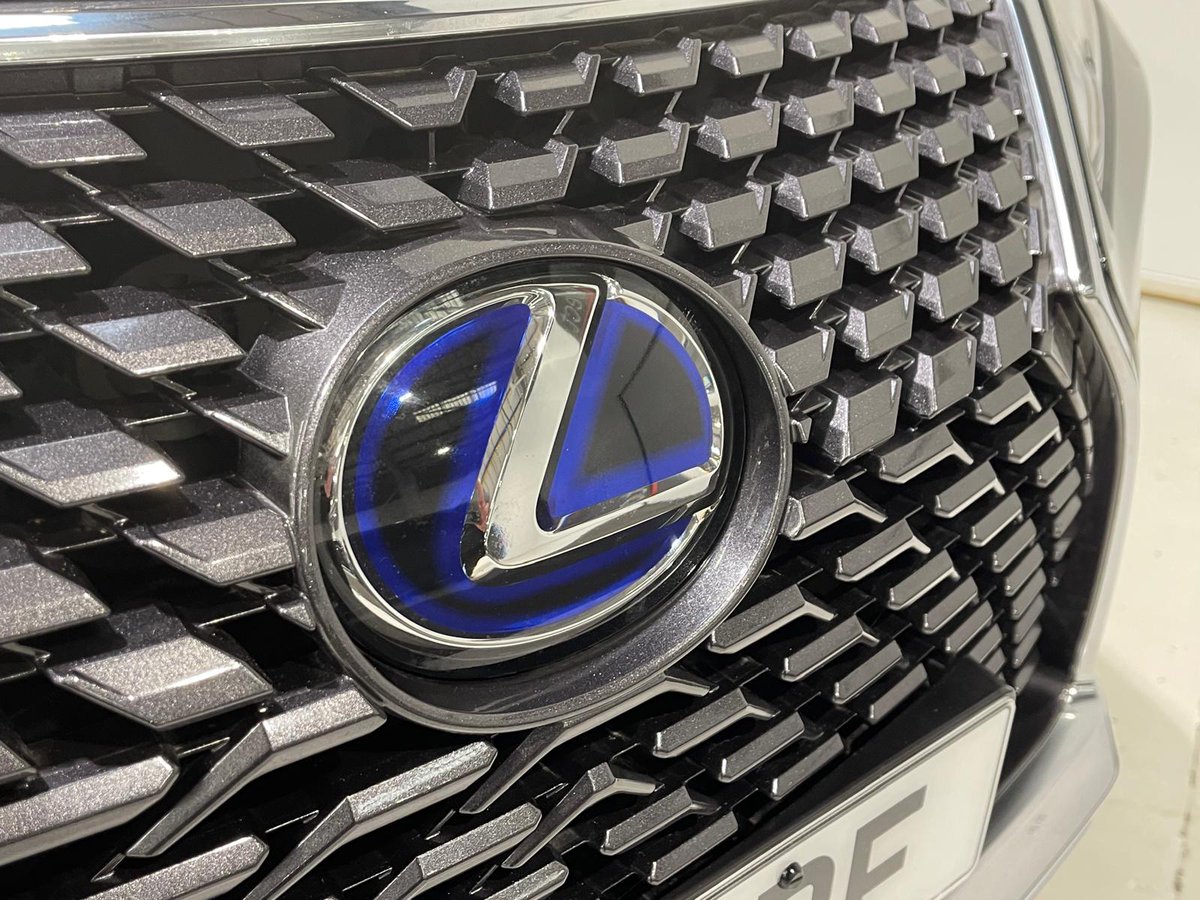 motorlinedirect's tweet image. Lexus RX 450h in black 
Interior Features: black leather, heated &amp;amp; cooling front   seats, sat nav system 
Exterior Features: head up display, panoramic sunroof, reverse camera
🚗 @LexusUK 
💻 motorlinedirect.co.uk/used-lexus-rx-…
#LexusRX #MotorlineDirect