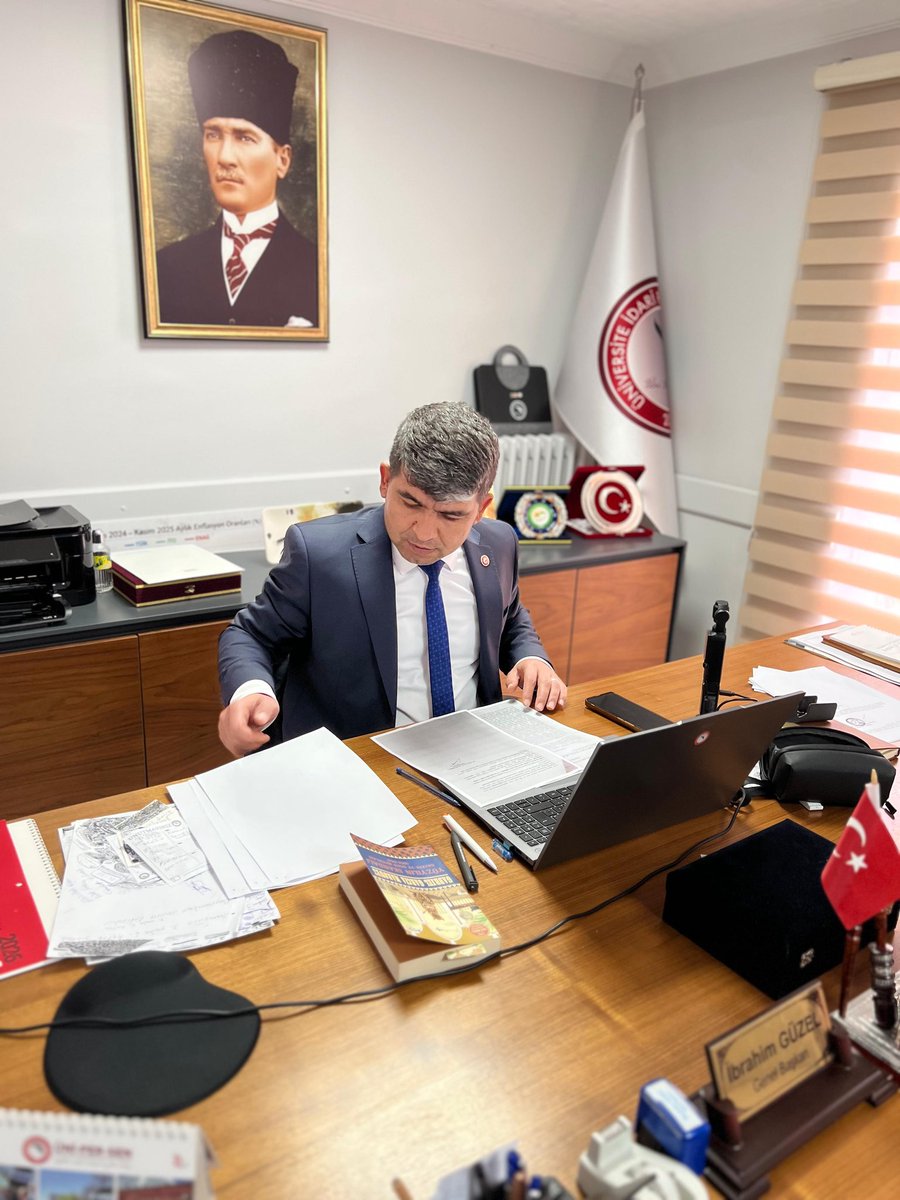 Haksız soruşturmalar, yersiz görevlendirmeler, özensiz açılan sınavlar, hülle atamalar, kariyer hakkını engellemeler vb. yönünde birçok üniversiteden Sendikamıza bildirimler gelmektedir. 
Tüm üniversitelerdeki uygulamaları yakından takip ediyor, eylemsel ve hukuksal mücadelemizi