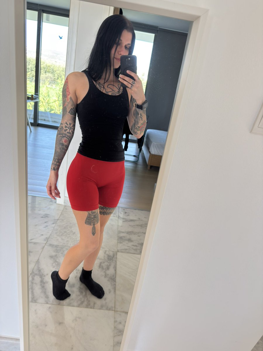 elina_mj tweet media