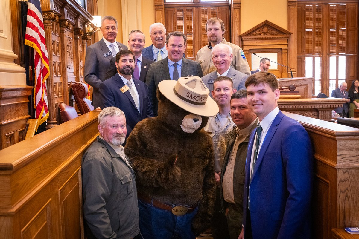 GaTrees's tweet image. Honored at the Capitol 👏

GFC’s Units, Firefighter &amp;amp; Forester of the Year were recognized on the @GASenatePress floor.

Congrats to Telfair/Wheeler &amp;amp; Emanuel/Candler crews, plus Will Dale &amp;amp; Matthew O’Connor—and @smokey_bear for joining the celebration 🐻

#EmergencyResponse