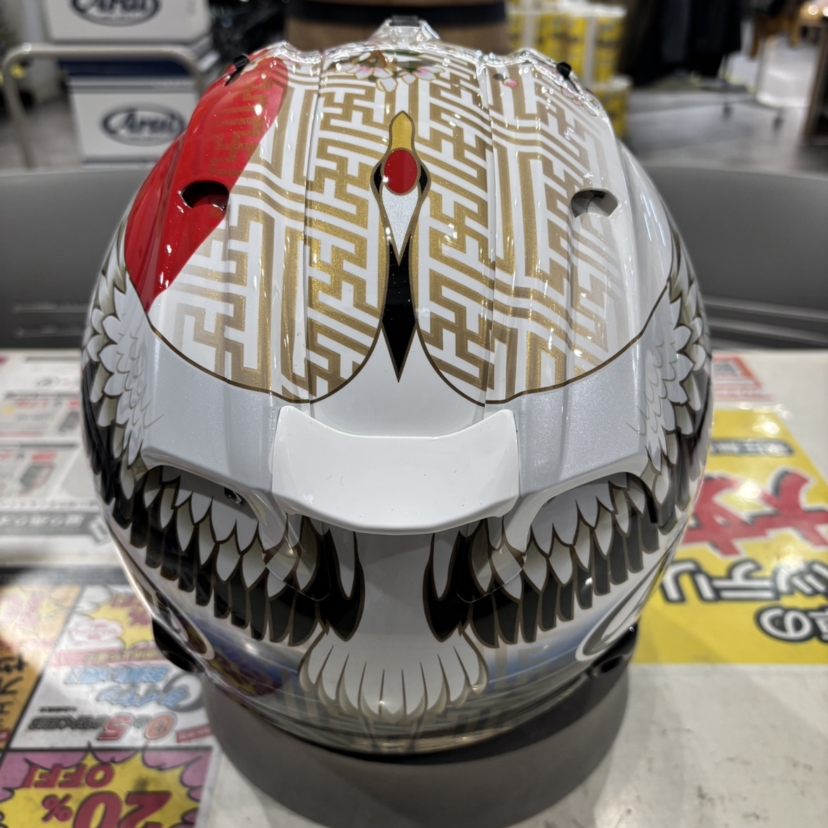 naps_kansai's tweet photo. 【VZ-RAM TSUBASA入荷!】
アライヘルメットの新色が入荷しました♪
✅VZ-RAM TSUBASA
✅74,800円(税込み)
インパクトに惹かれるデザインですね♪
ぜひ、店頭にてご覧ください♪
#arai #vzram #TSUBASA #ナップス #京都 #八幡 https://t.co/RvQWCbpbmw