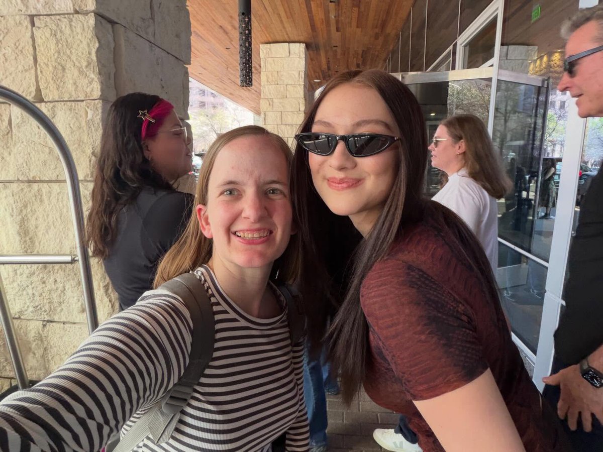 Lola Tung Brasil tweet media