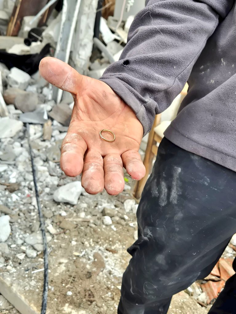 Quak_Quak_MF tweet media