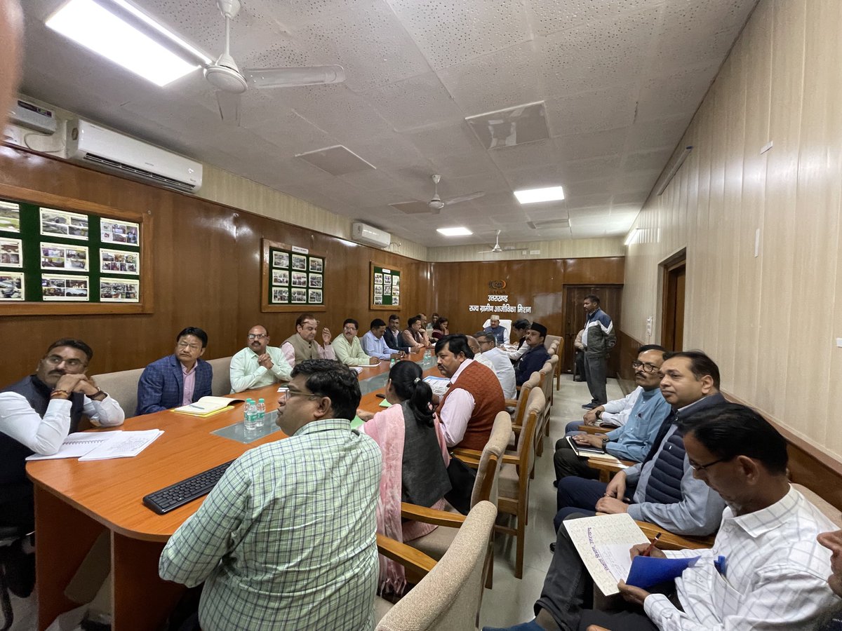 REAPUttarakhand's tweet photo. Hon’ble RD Minister Shri Bharat Singh Chaudhary visited Aajeevika Bhawan and took a detailed review of all projects under the Rural Development Department.

Secretary RD Shri Dheeraj Singh Garbyal and PD-REAP Ms. Jharna Kamthan were present, along with other project officials. https://t.co/O91V4ZVOLQ