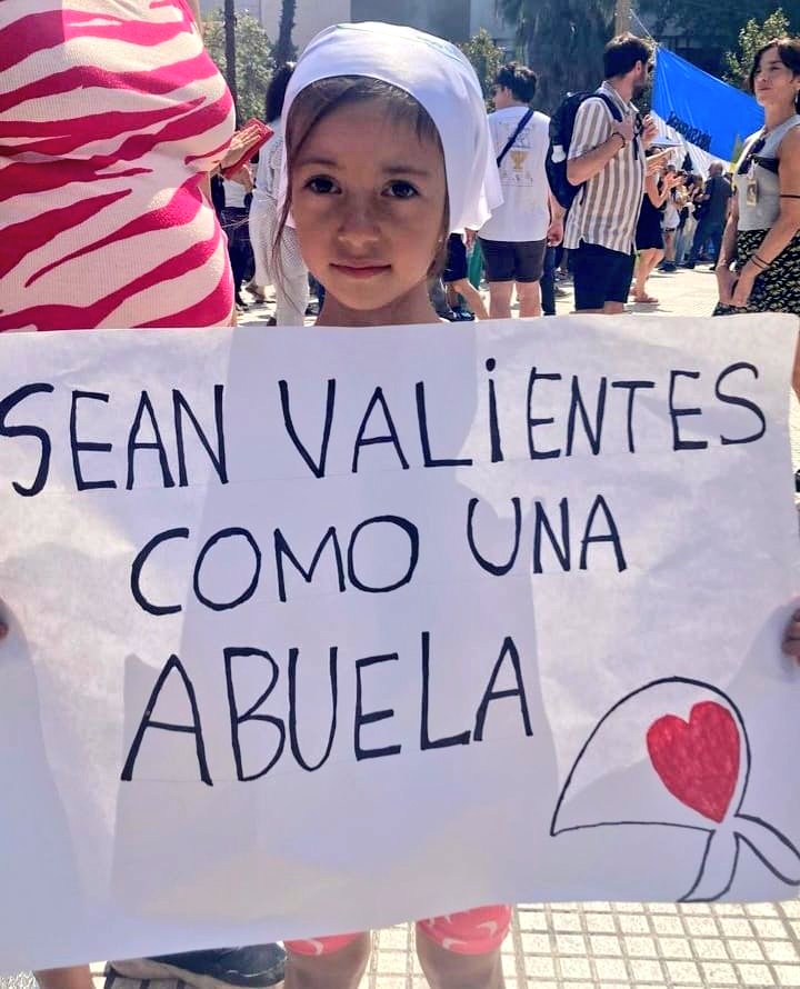 LolitA★☭★ tweet media