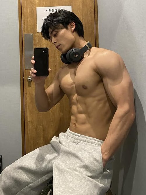 JAPANESE HOT MUSCLES tweet media