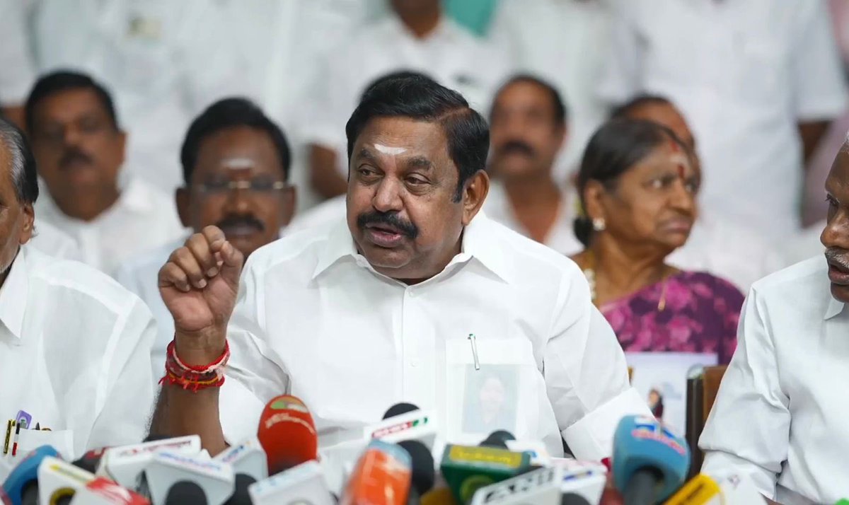 AdmkUpdate's tweet photo. சட்டமன்றத் தேர்தல் 2026

அஇஅதிமுக தேர்தல் அறிக்கை வெளியீடு

#Admk 
#EPSfor2026CM
#ByeByeStalin
#PackUpStalin https://t.co/ANgdyRfx6X