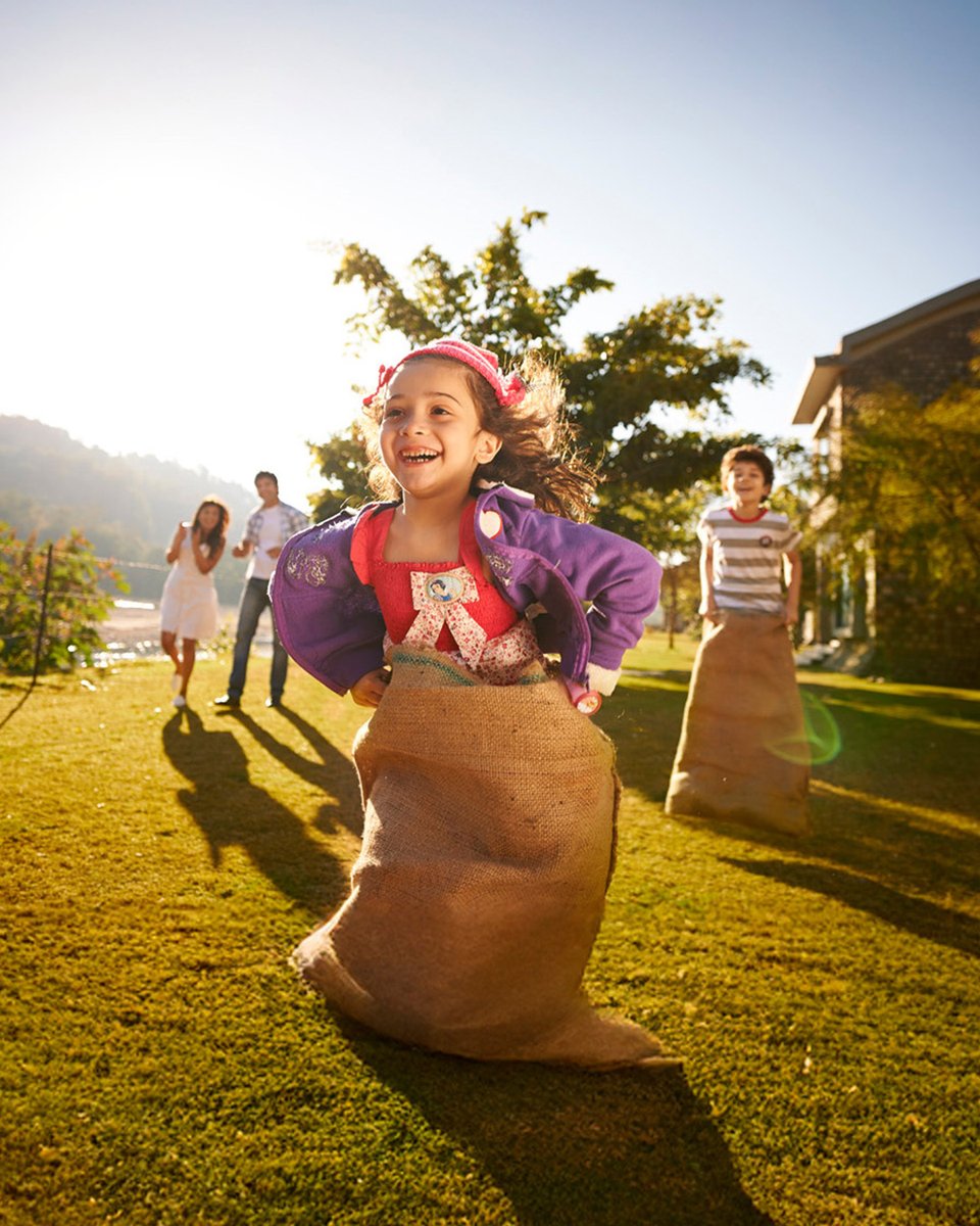 Club Mahindra tweet media