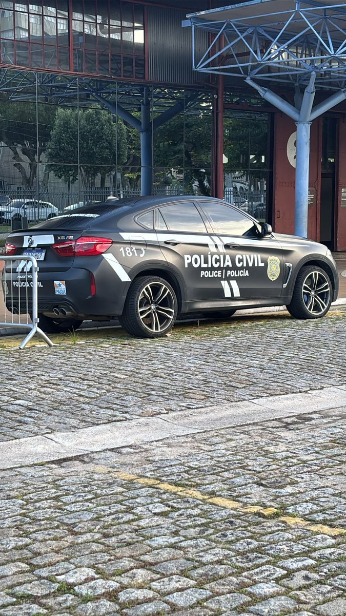 - 57% dos habitantes de Belem moram em favelas.
- 9% de seus cidadãos são analfabetos
- 80% de sua população não tem esgoto
- 35% dos lares vivem do Bolsa Familia

Mas a Policia Civil tem uma BMW X6 invocada.

Tudo uma questão de prioridades.