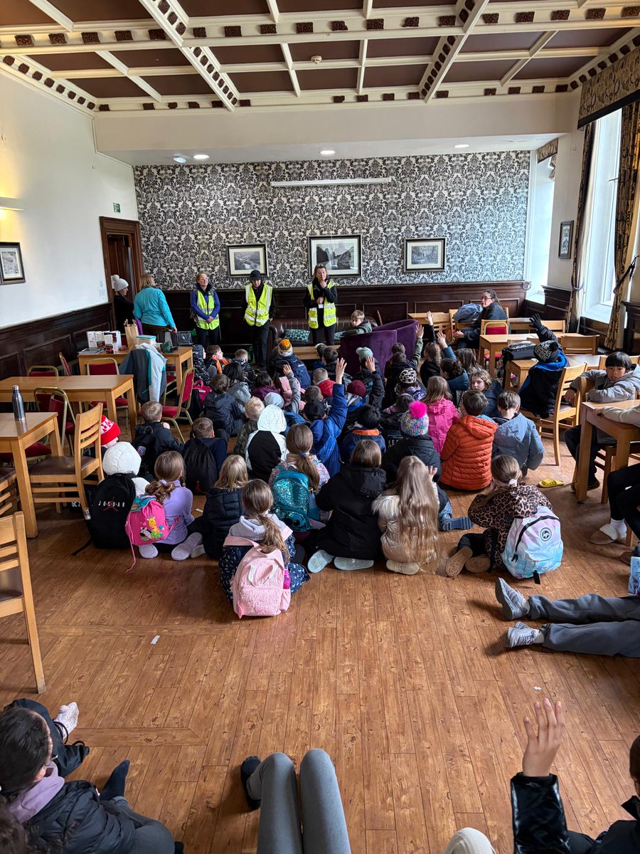 Candleby Lane tweet media