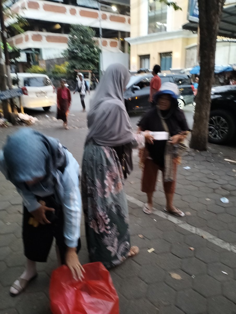 Sisters in Danger x Simponi tweet media