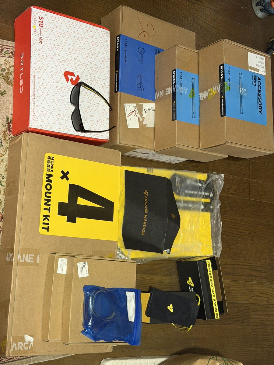 klive_0809's tweet photo. 色々届いたので組んで行きたいと思います

#arcanewarrior
#ルーフラック https://t.co/x1ydBKDHol